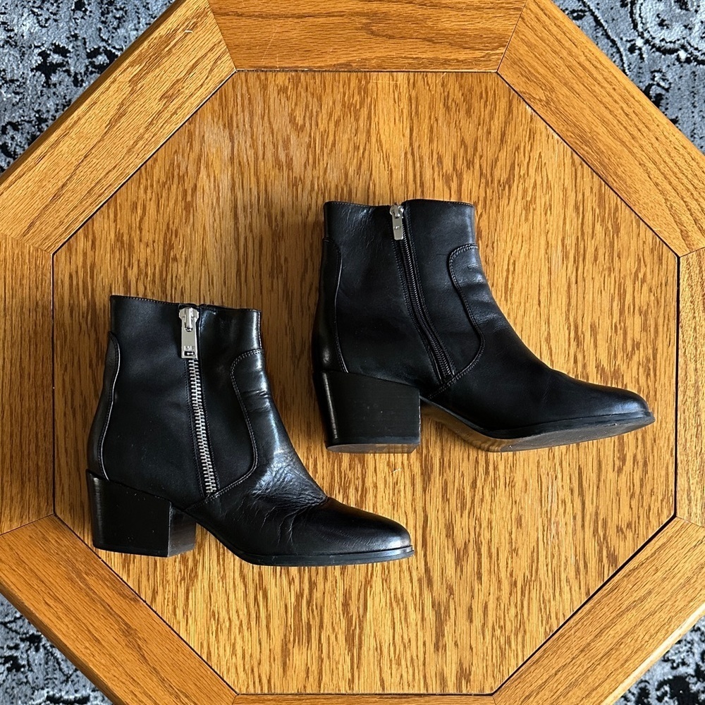 *MARC FISHER* Black Ankle Booties w/ Silver Zipper Size 8.5